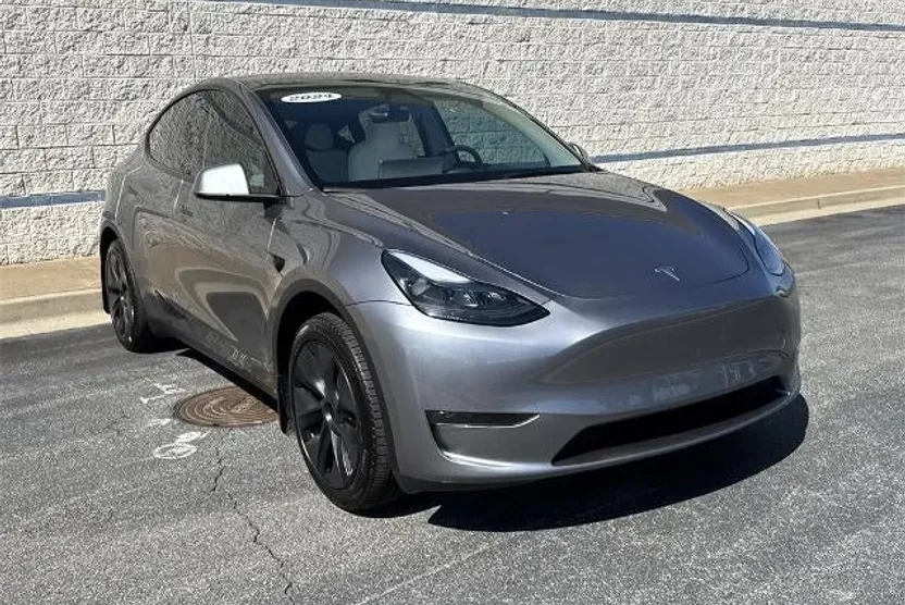 2024 Tesla Model Y photo 1