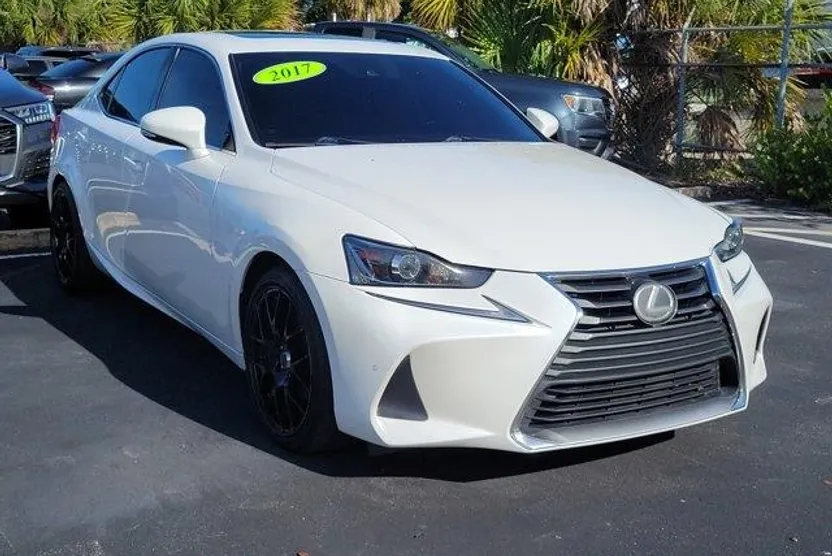 2017 Lexus IS 200t photo 1