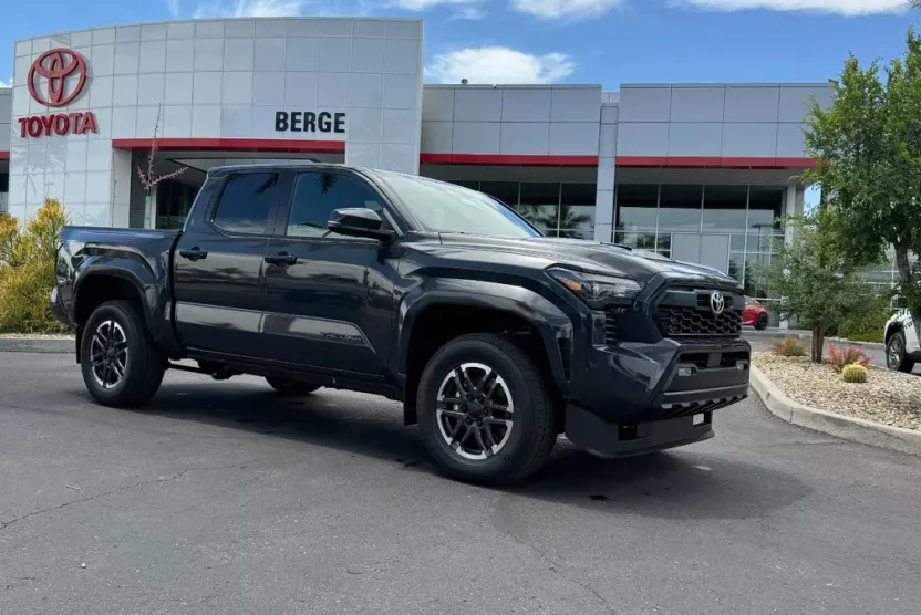 2025 Toyota Tacoma TRD Sport Double Cab photo 1