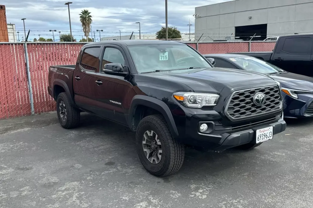 2022 Toyota Tacoma TRD Off-Road photo 1