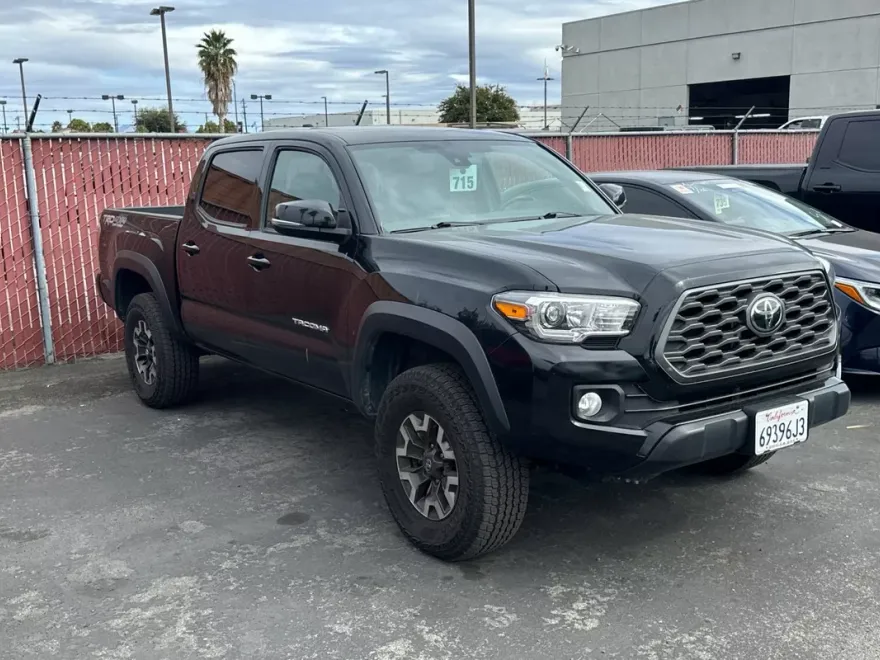 2022 Toyota Tacoma TRD Off-Road photo 1