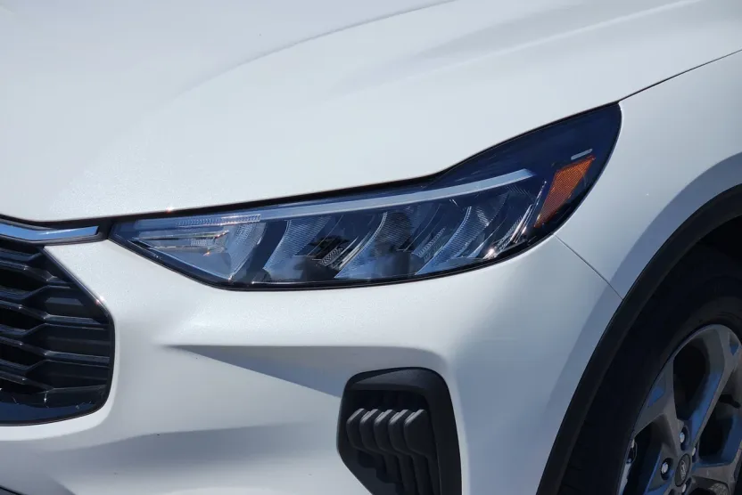 2025 Ford Escape ST-Line photo 1