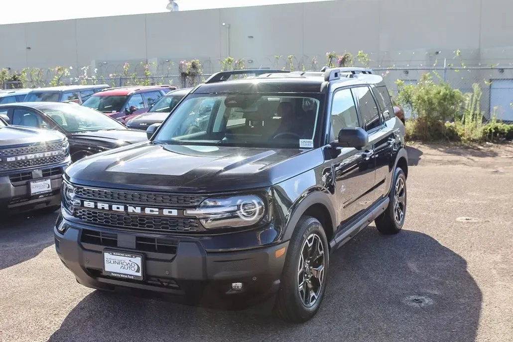 2025 Ford Bronco Sport Outer Banks photo 1