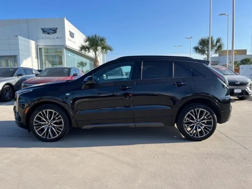 2024 Cadillac XT4 Sport photo 1