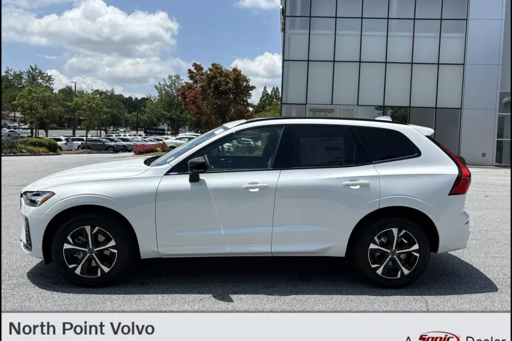 2026 Volvo XC60 B5 Core photo 1