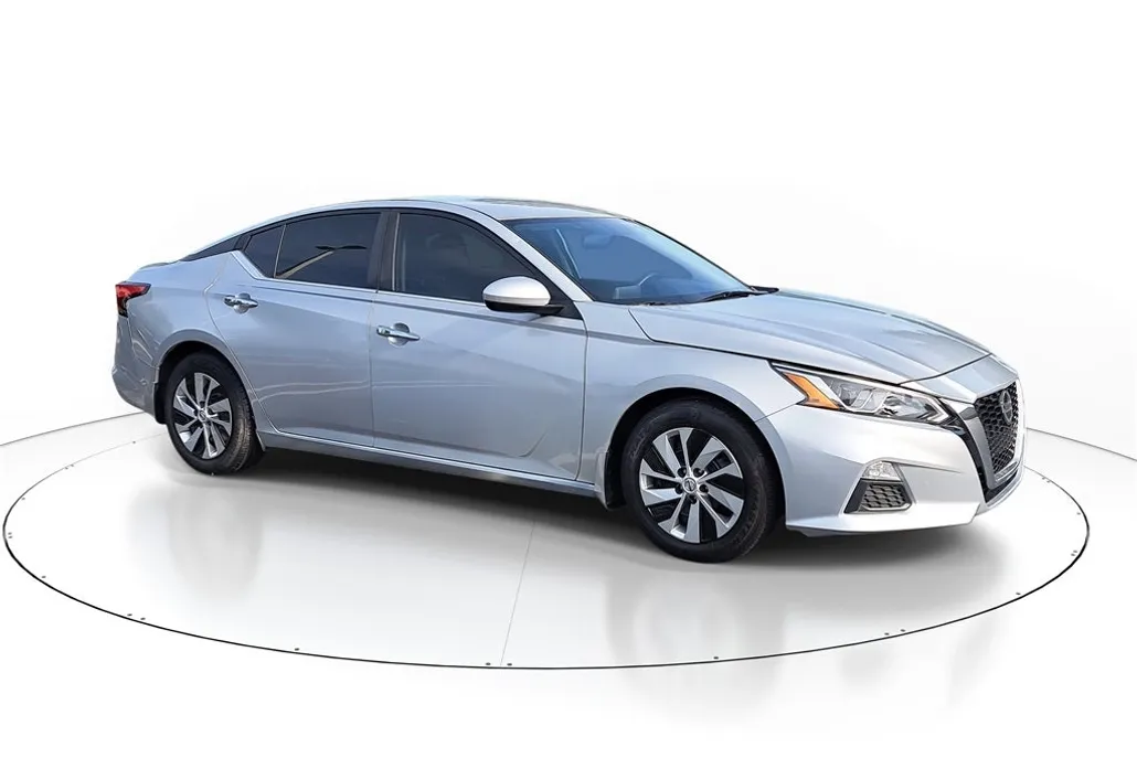 2019 Nissan Altima 2.5 S photo 1