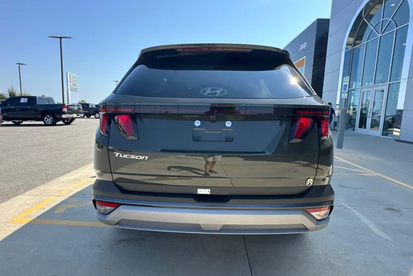 2026 Hyundai Tucson SEL photo 1