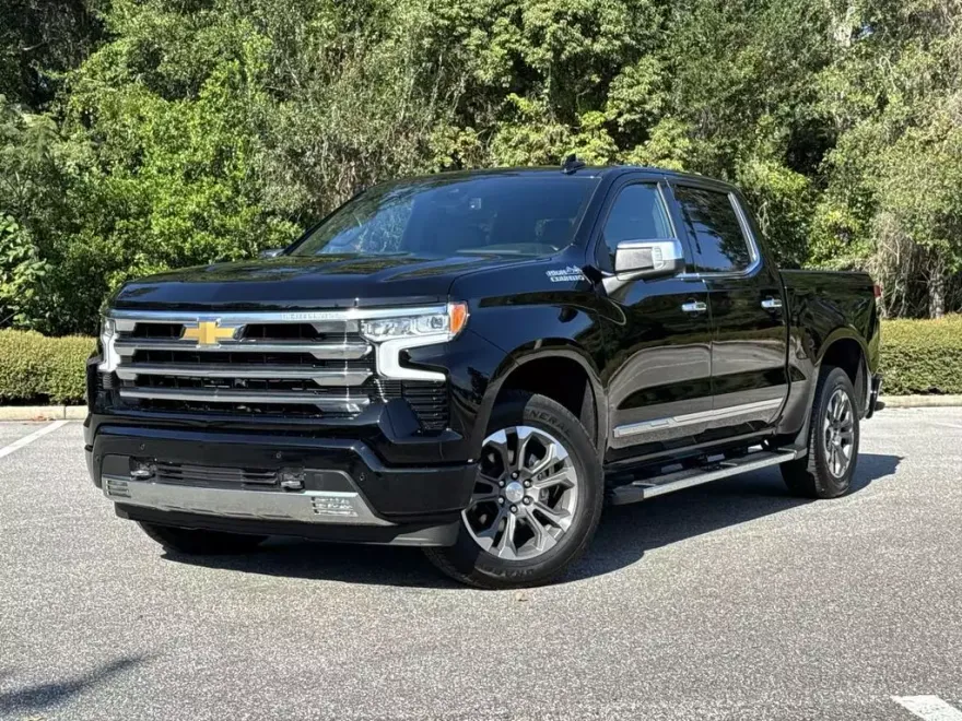 2024 Chevrolet Silverado 1500 High Country photo 1
