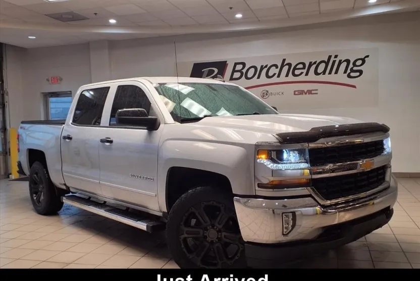 2018 Chevrolet Silverado 1500 LT photo 1