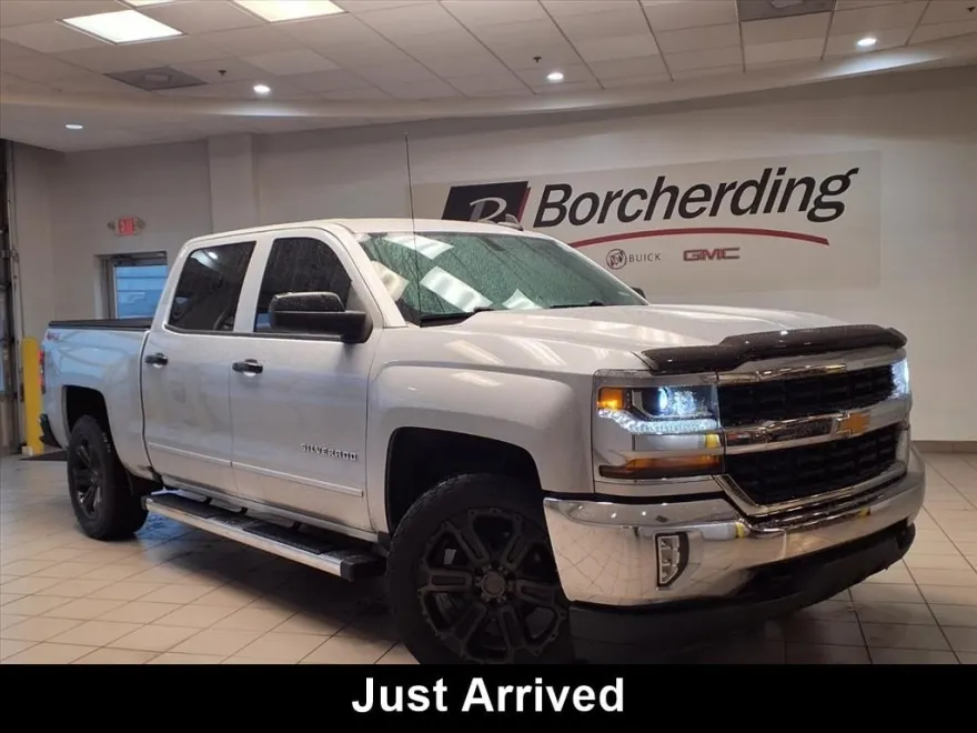 2018 Chevrolet Silverado 1500 LT photo 1
