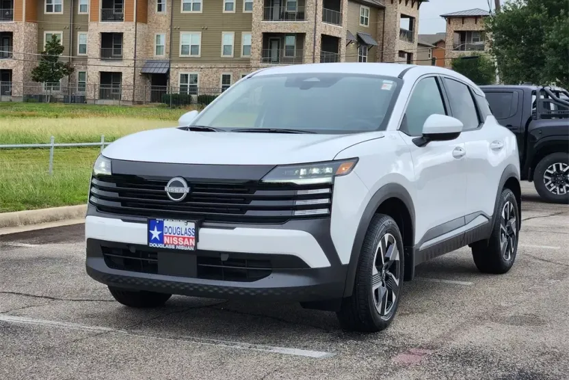 2025 Nissan Kicks SV photo 1