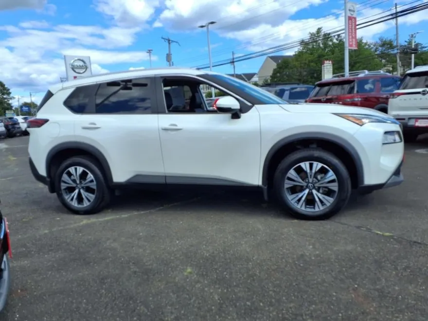2023 Nissan Rogue SV photo 1