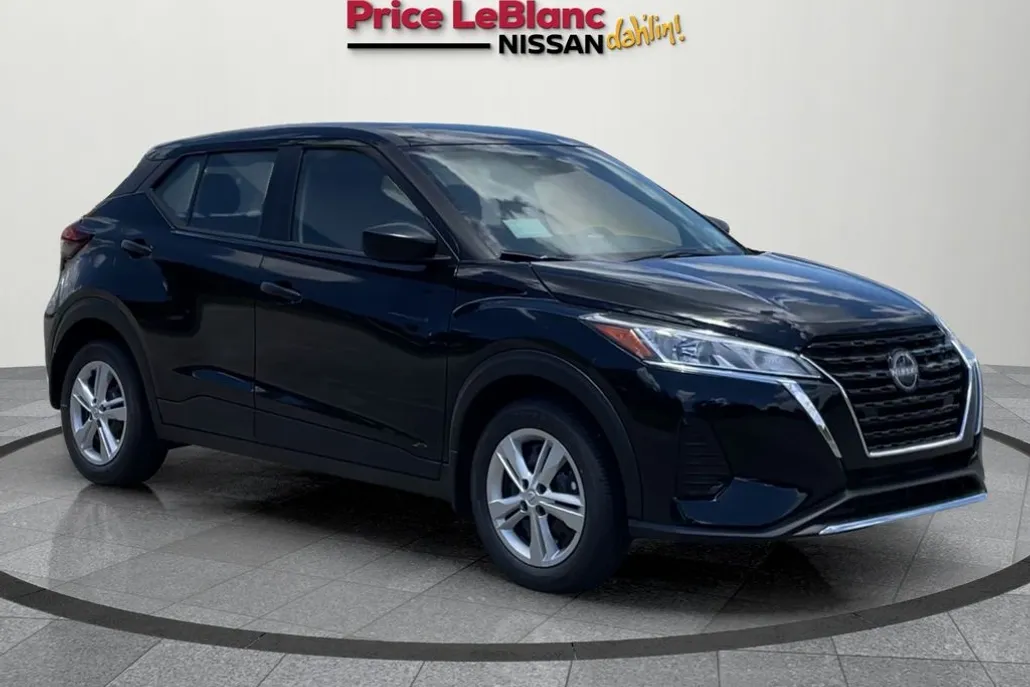 2025 Nissan Kicks Play S photo 1