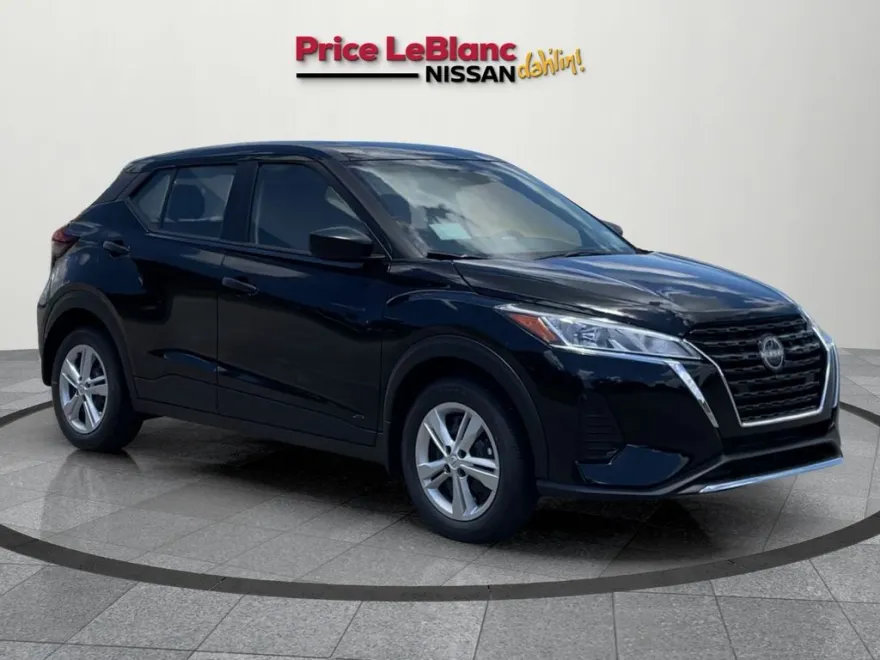 2025 Nissan Kicks Play S photo 1