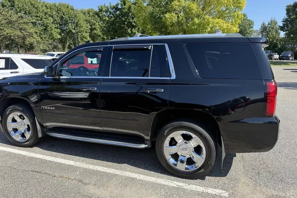 2017 Chevrolet Tahoe Premier photo 1