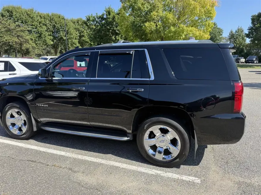 2017 Chevrolet Tahoe Premier photo 1