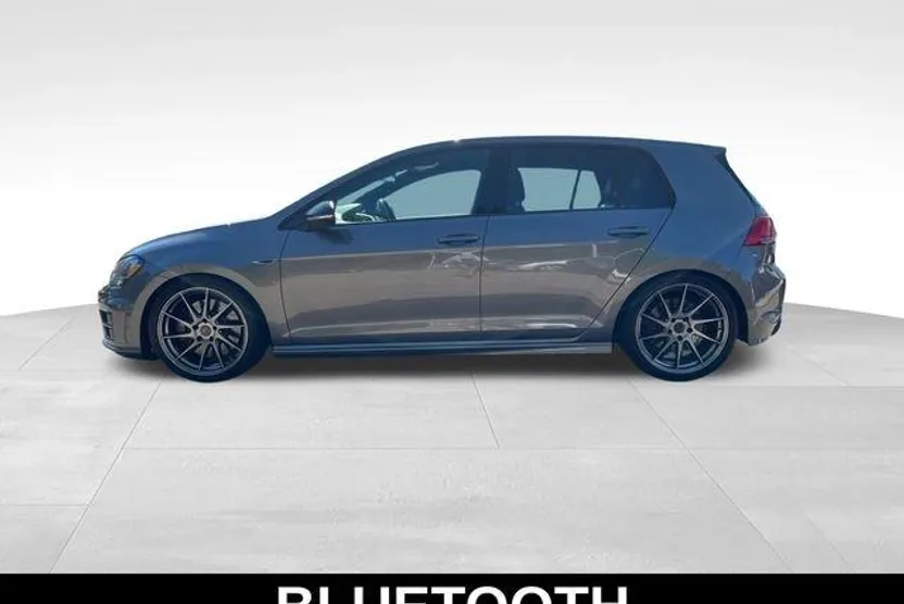 2015 Volkswagen Golf R photo 1