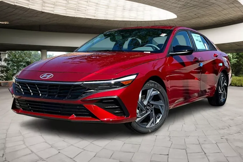 2025 Hyundai Elantra SEL Sport photo 1