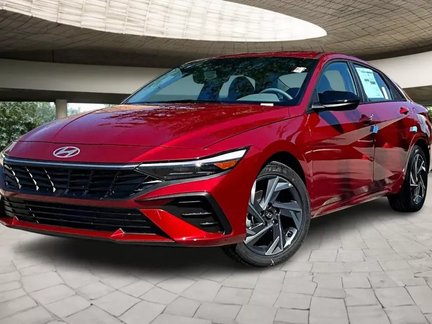 2025 Hyundai Elantra SEL Sport photo 1