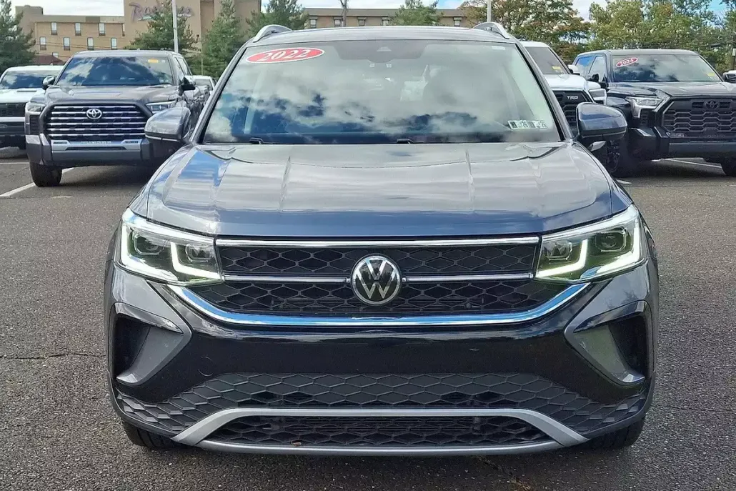 2022 Volkswagen Taos SEL photo 1