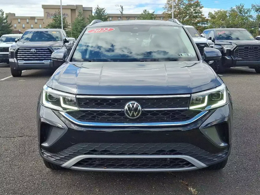 2022 Volkswagen Taos SEL photo 1