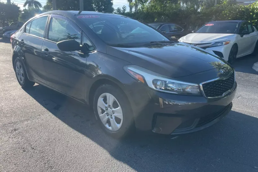 2018 Kia Forte LX Base photo 1