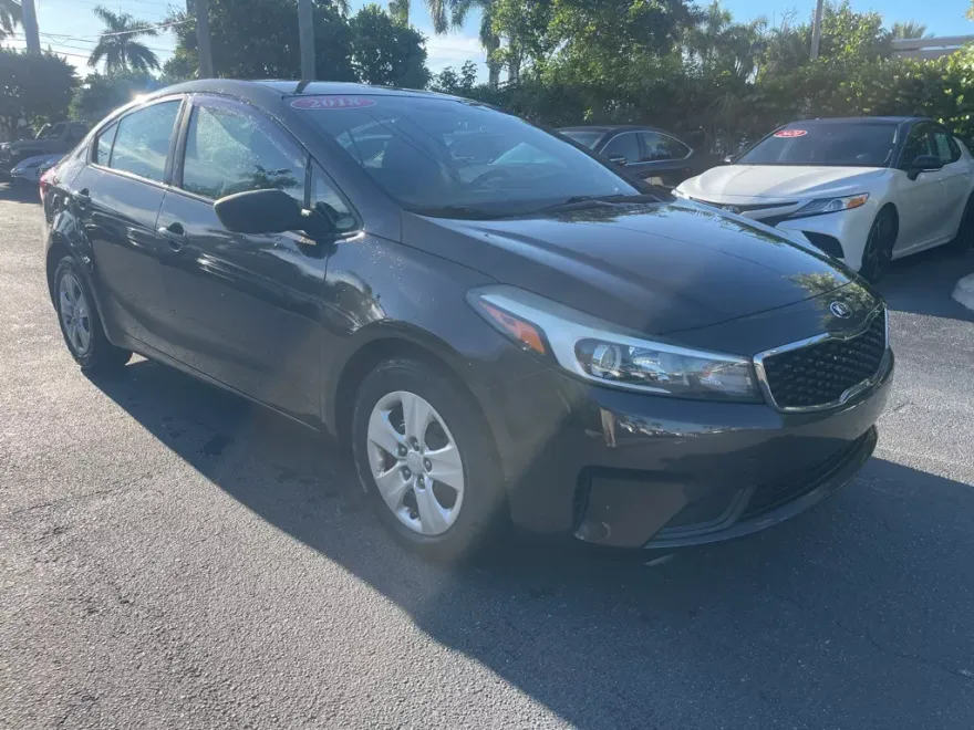 2018 Kia Forte LX Base photo 1