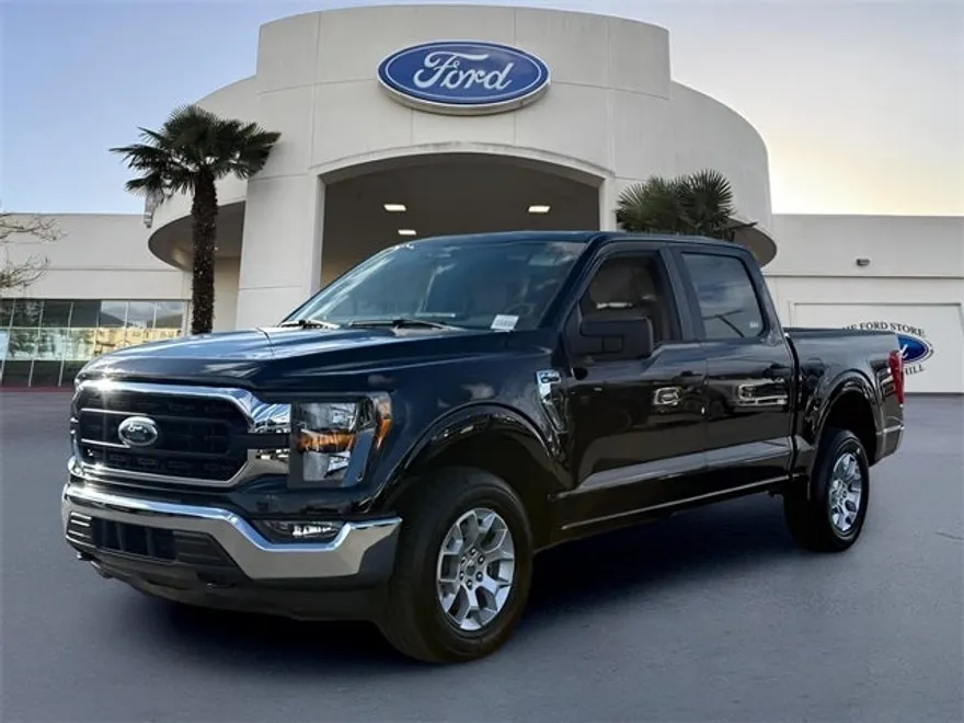 2023 Ford F-150 XLT photo 1