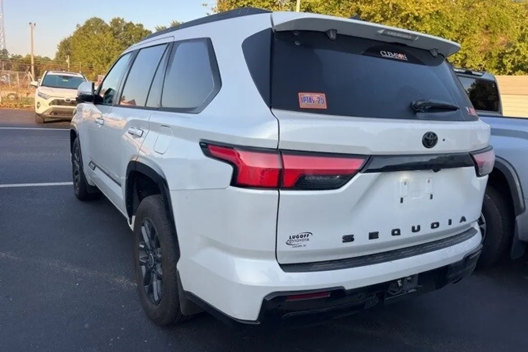 2024 Toyota Sequoia Platinum photo 1
