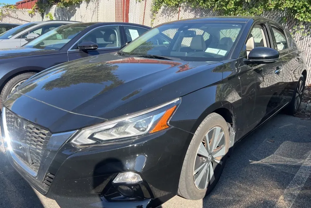 2019 Nissan Altima 2.5 SV photo 1