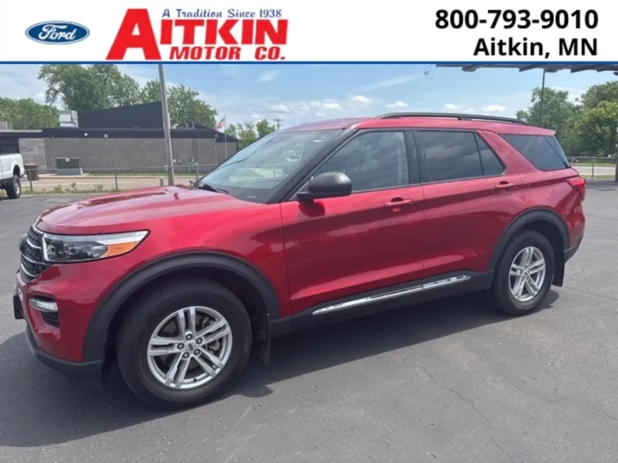 2021 Ford Explorer XLT photo 1