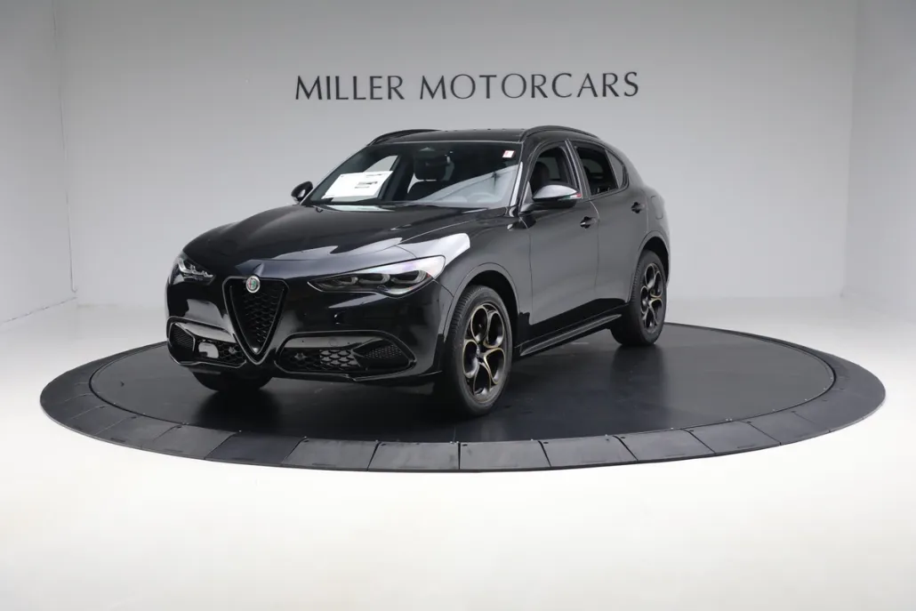 2025 Alfa Romeo Stelvio Sprint Base photo 1