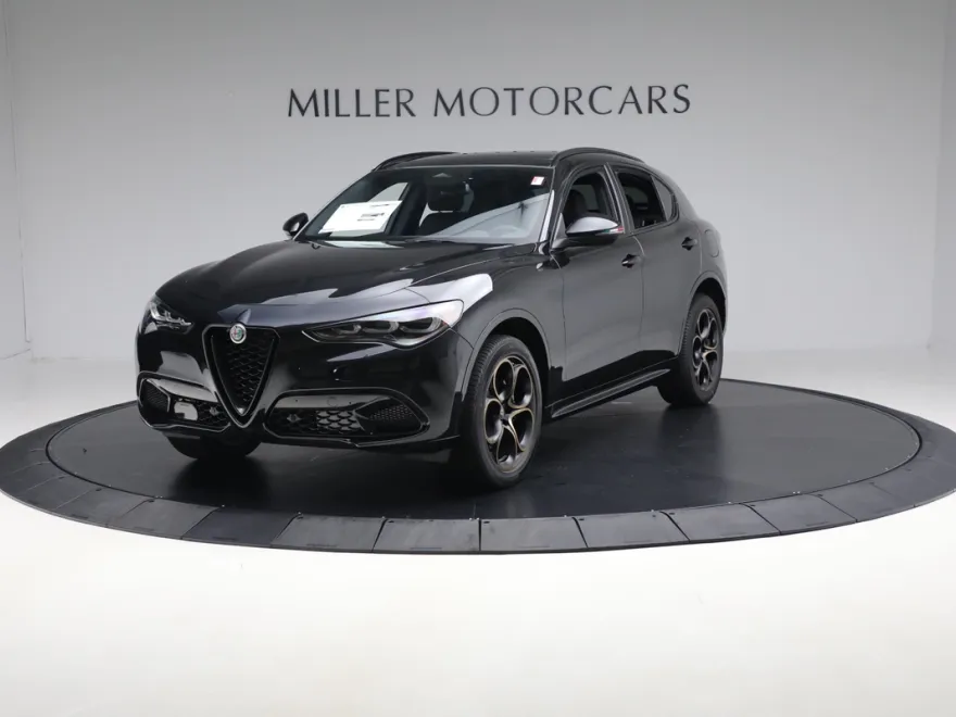 2025 Alfa Romeo Stelvio Sprint Base photo 1
