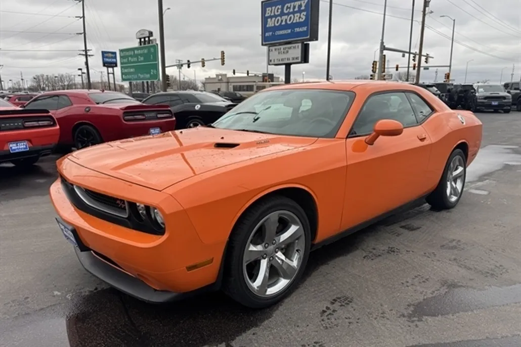 2014 Dodge Challenger Plus photo 1
