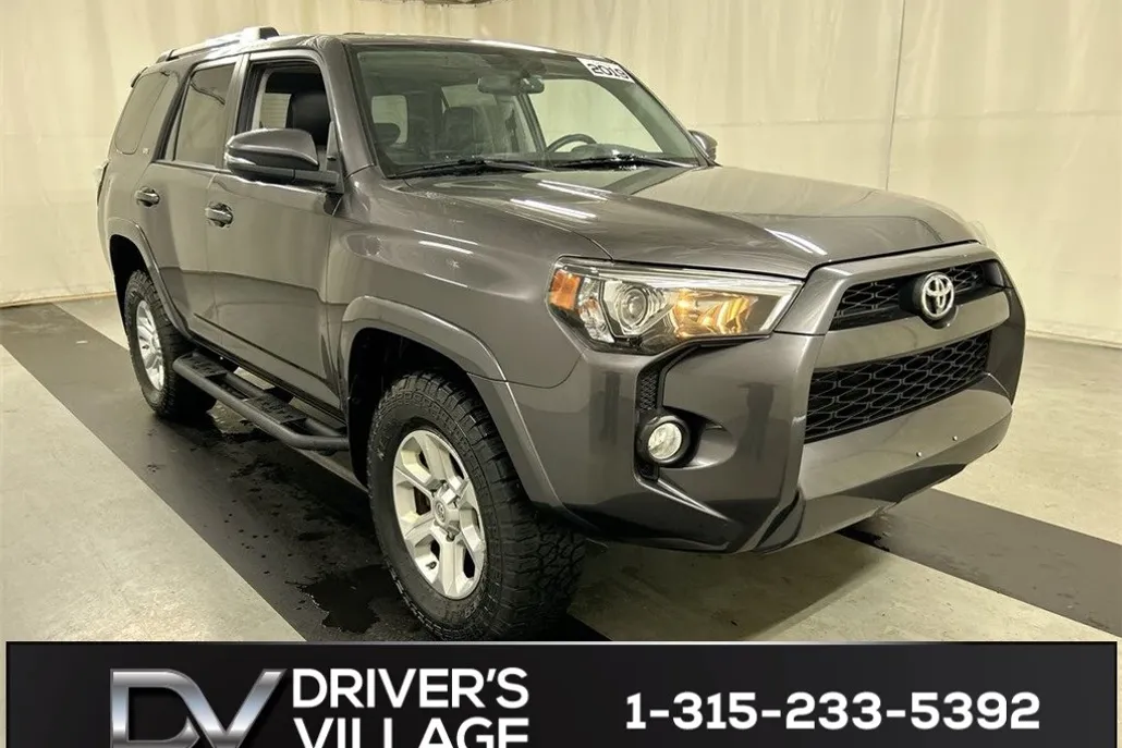 2019 Toyota 4Runner SR5 photo 1