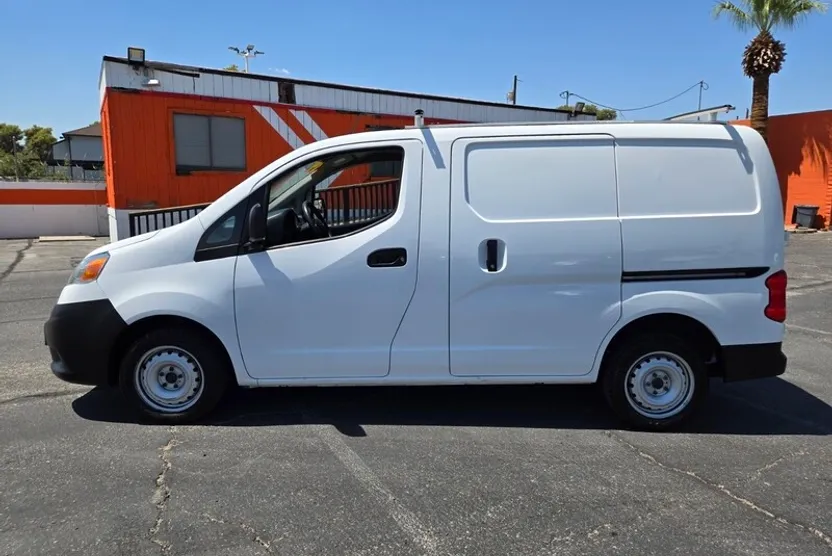 2019 Nissan NV200 S photo 1