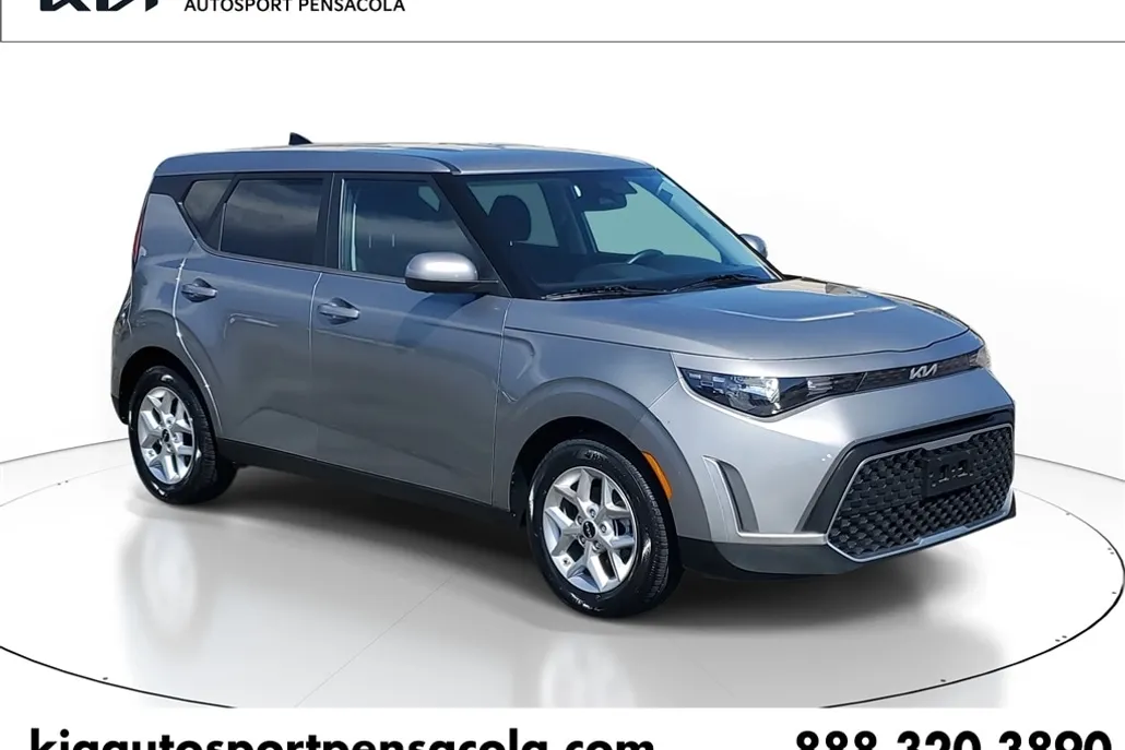 2024 Kia Soul LX photo 1