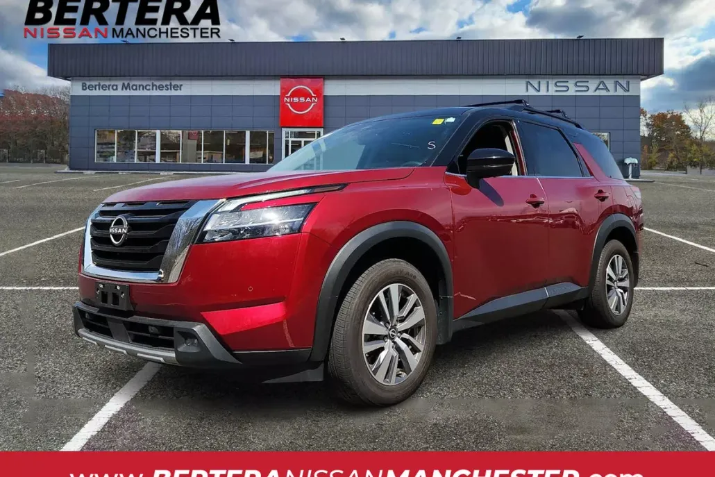 2023 Nissan Pathfinder SL photo 1