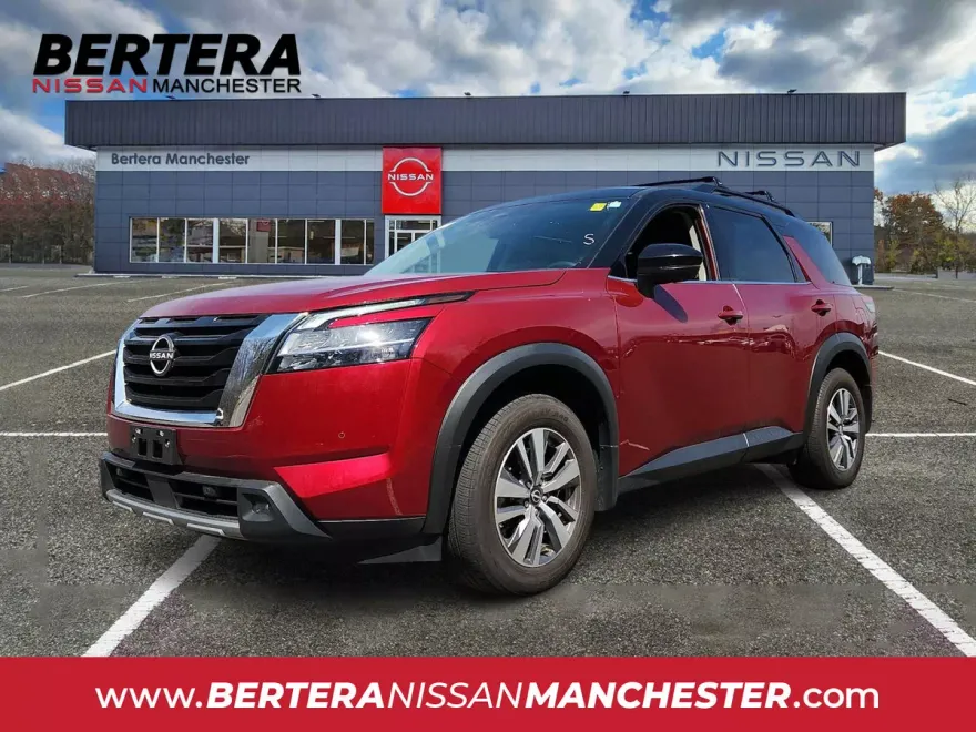 2023 Nissan Pathfinder SL photo 1