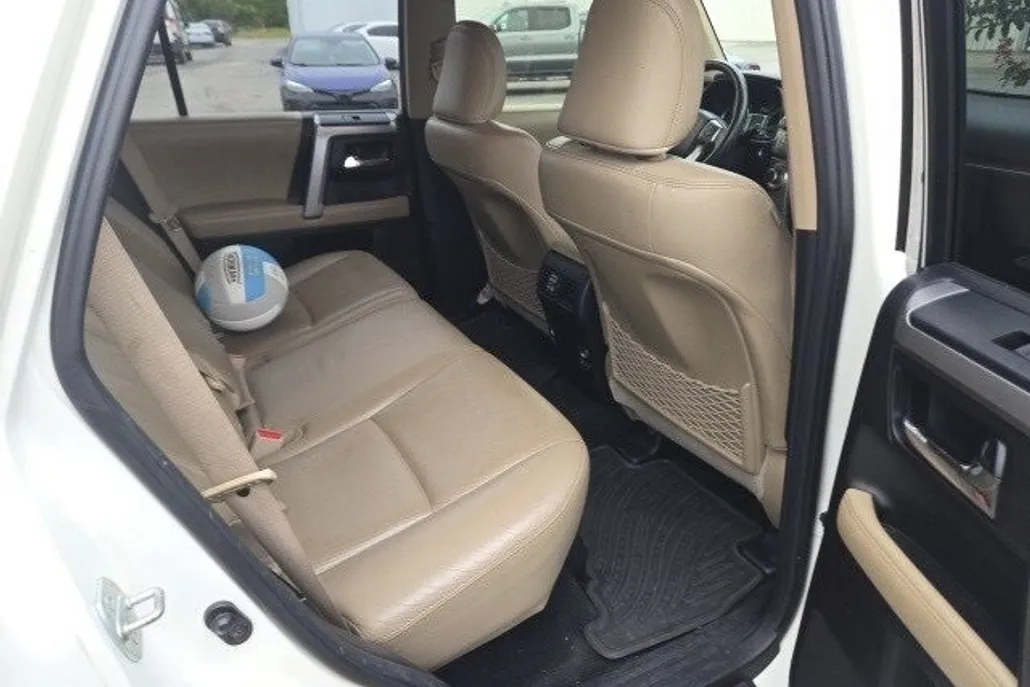 2015 Toyota 4Runner SR5 Premium photo 1
