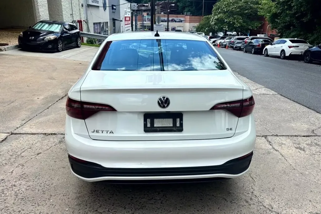 2022 Volkswagen Jetta 1.5T SE photo 1