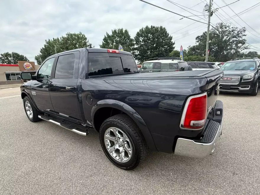 2018 Ram 1500 Laramie photo 1