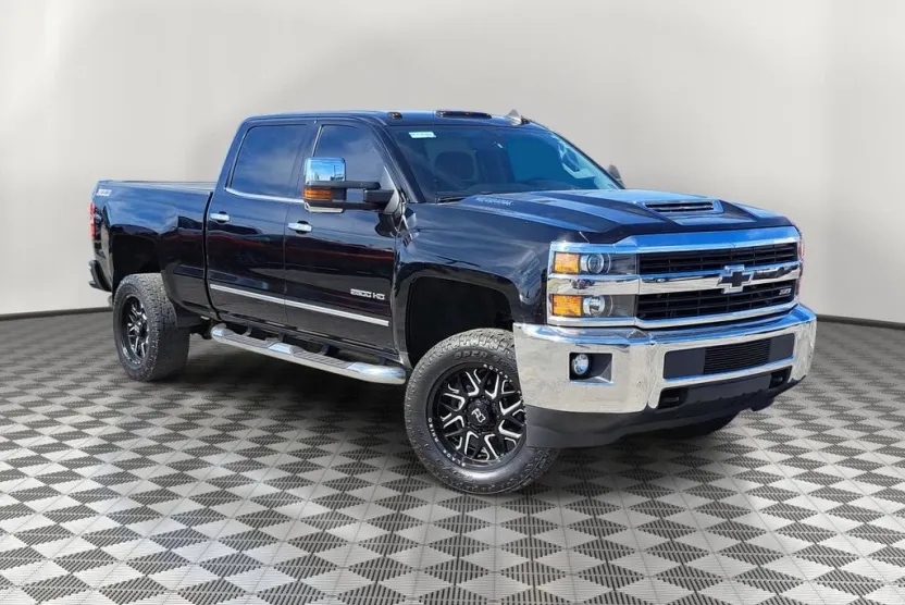 2017 Chevrolet Silverado 2500HD LTZ photo 1
