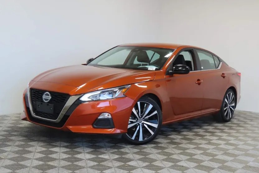 2022 Nissan Altima 2.5 SR photo 1
