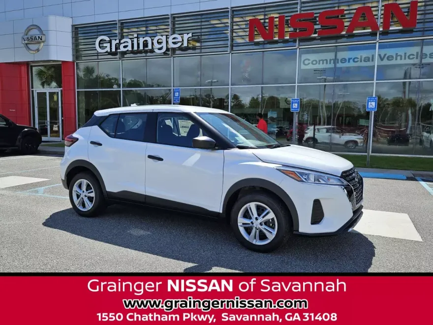 2025 Nissan Kicks Play S photo 1