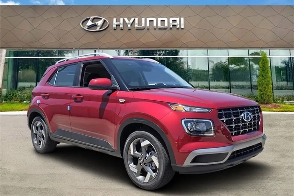 2025 Hyundai Venue SEL photo 1