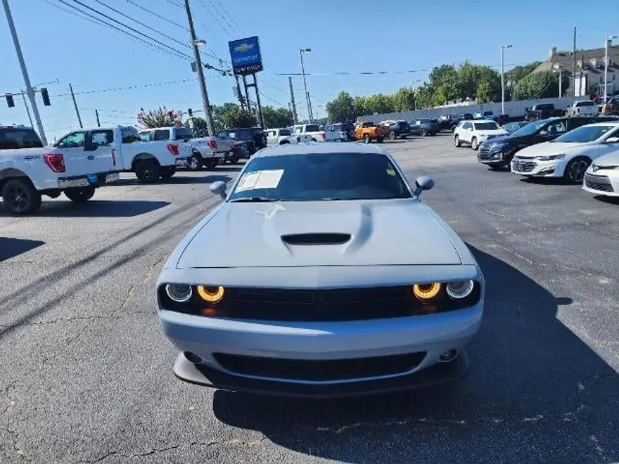 2022 Dodge Challenger GT photo 1