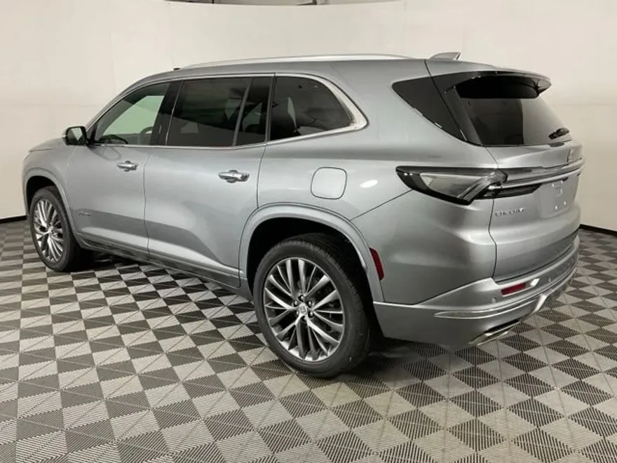 2025 Buick Enclave Avenir photo 1