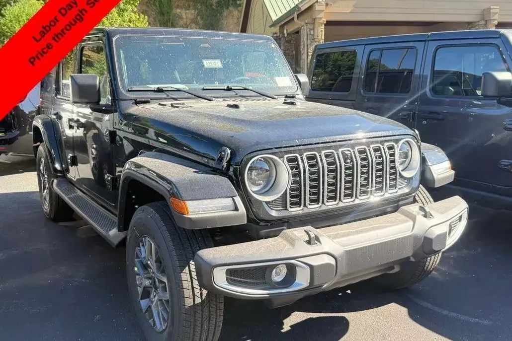2025 Jeep Wrangler Sahara photo 1