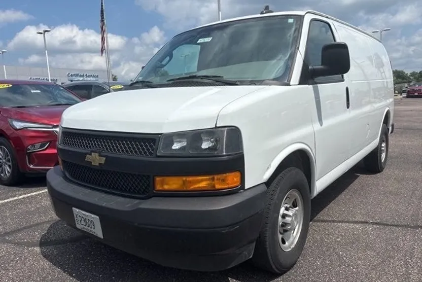 2021 Chevrolet Express Cargo 3500 photo 1